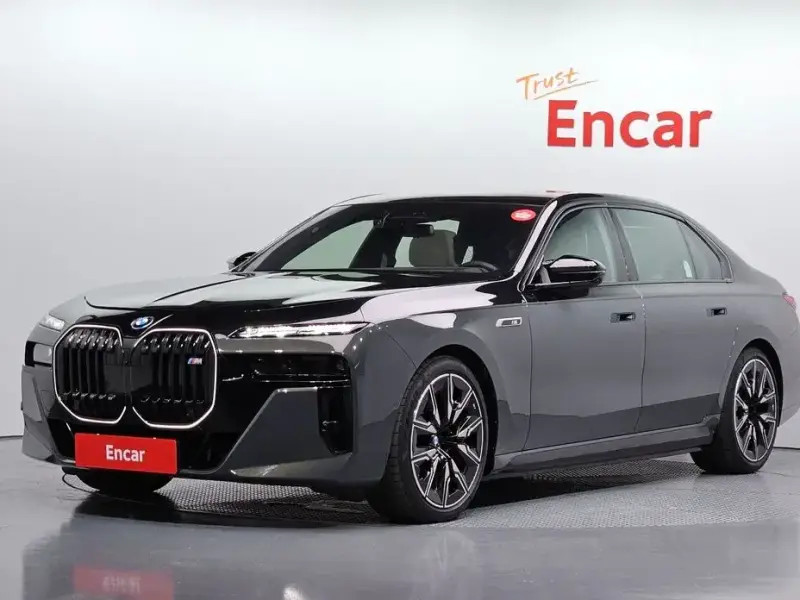 2025 BMW i7 с пробегом 4 603 км