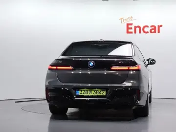 2025 BMW i7 с пробегом 4 603 км