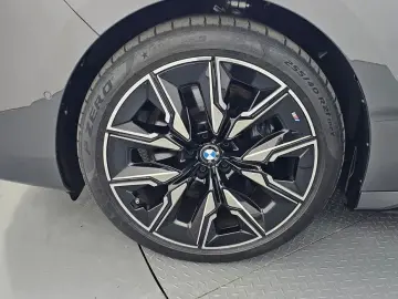 2025 BMW i7 с пробегом 4 603 км