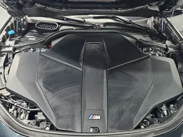 2025 BMW i7 с пробегом 4 603 км