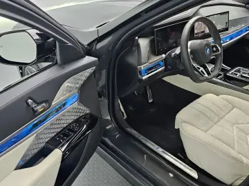 2025 BMW i7 с пробегом 4 603 км
