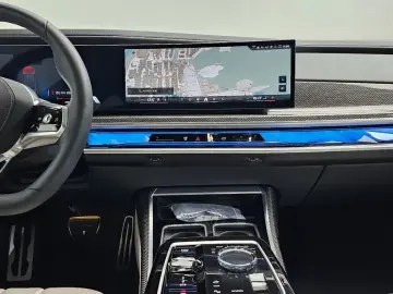2025 BMW i7 с пробегом 4 603 км