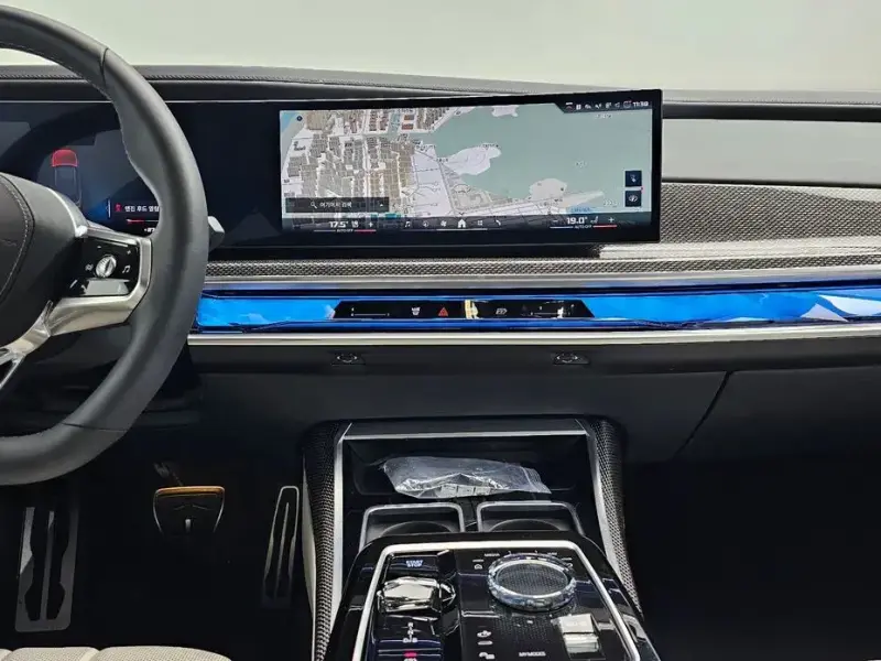 2025 BMW i7 с пробегом 4 603 км