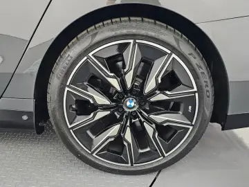 2025 BMW i7 с пробегом 4 603 км