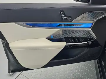 2025 BMW i7 с пробегом 4 603 км