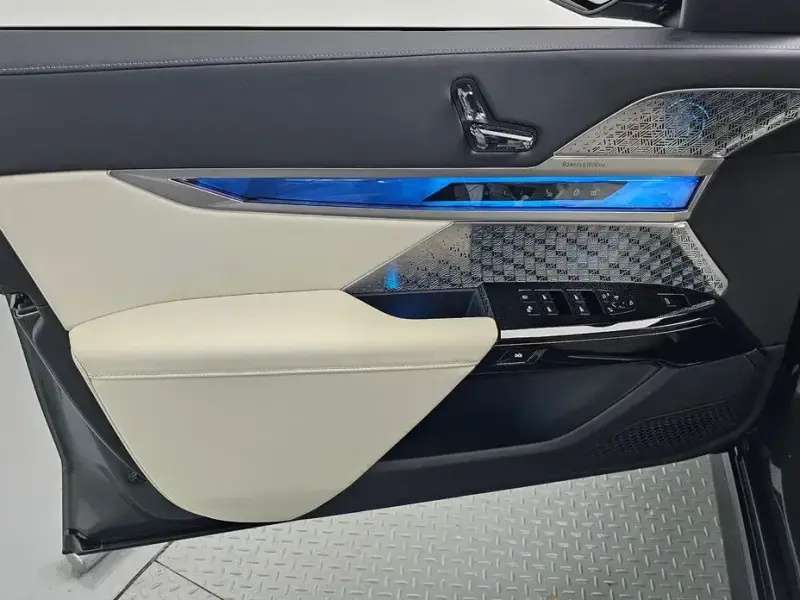 2025 BMW i7 с пробегом 4 603 км