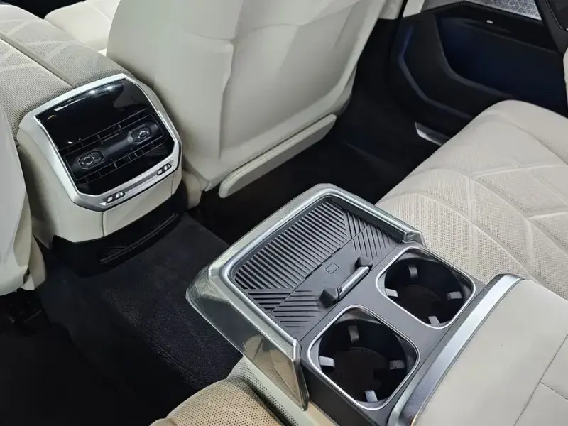 2025 BMW i7 с пробегом 4 603 км