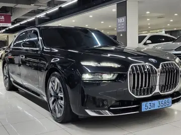 2023 BMW i7 с пробегом 87 960 км
