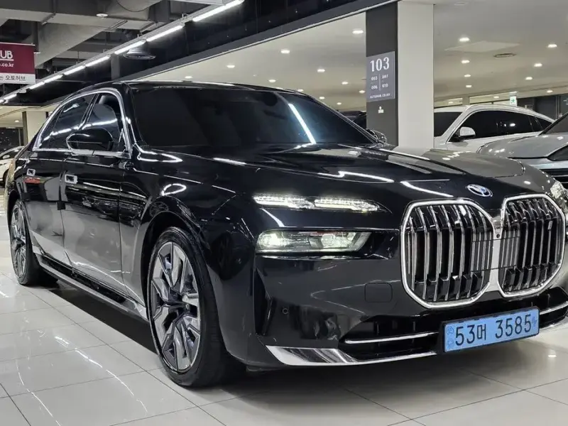 2023 BMW i7 с пробегом 87 960 км