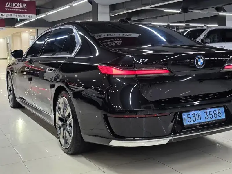 2023 BMW i7 с пробегом 87 960 км