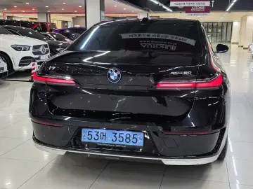 2023 BMW i7 с пробегом 87 960 км