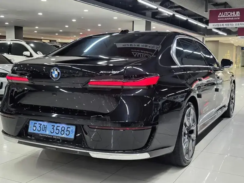 2023 BMW i7 с пробегом 87 960 км