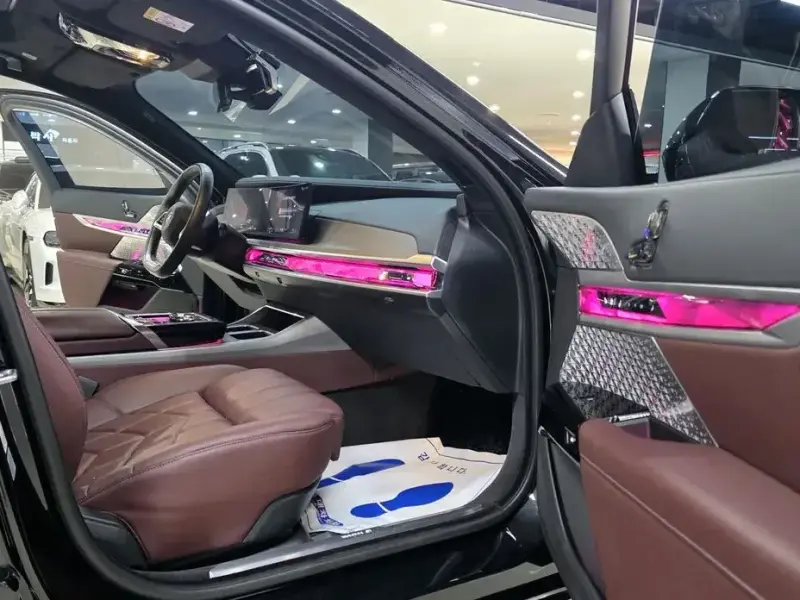 2023 BMW i7 с пробегом 87 960 км