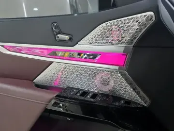 2023 BMW i7 с пробегом 87 960 км