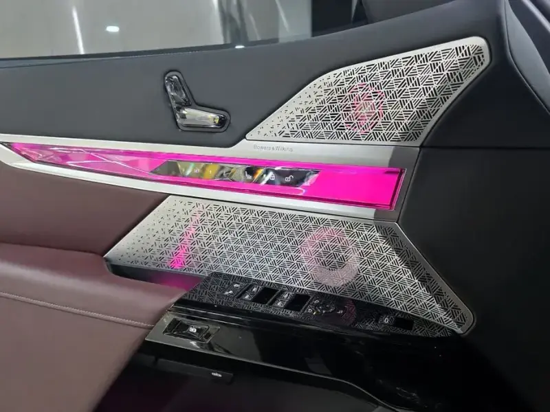 2023 BMW i7 с пробегом 87 960 км