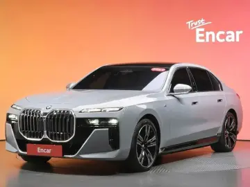 BMW i7