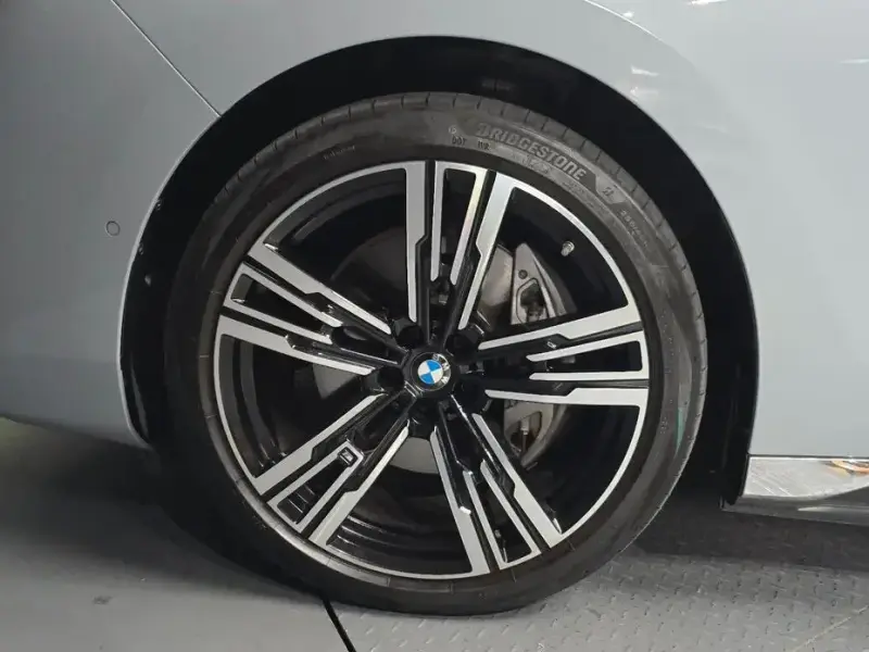 2024 BMW i7 с пробегом 42 966 км
