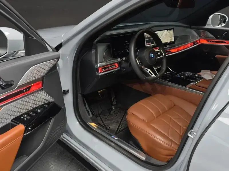 2024 BMW i7 с пробегом 42 966 км