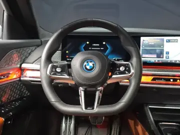 2024 BMW i7 с пробегом 42 966 км