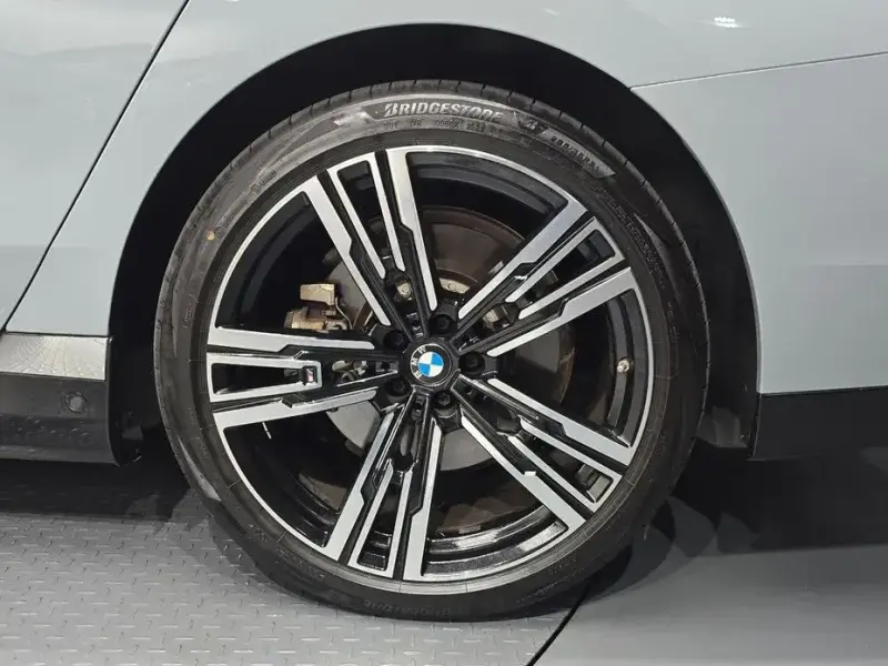 2024 BMW i7 с пробегом 42 966 км