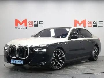 2023 BMW i7 с пробегом 59 297 км