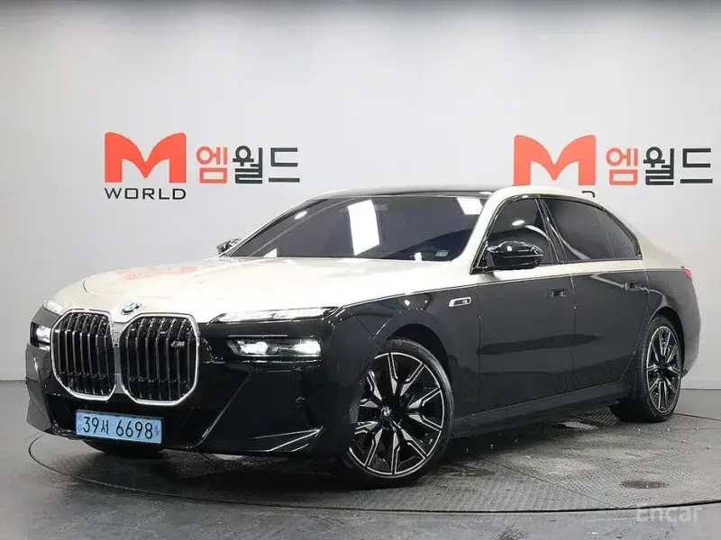 2023 BMW i7 с пробегом 59 297 км