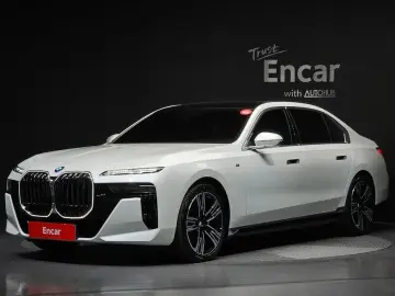 BMW i7