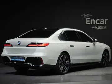 2025 BMW i7 с пробегом 33 789 км