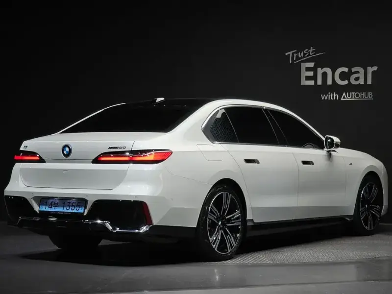 2025 BMW i7 с пробегом 33 789 км