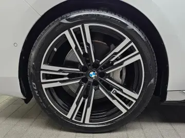 2025 BMW i7 с пробегом 33 789 км