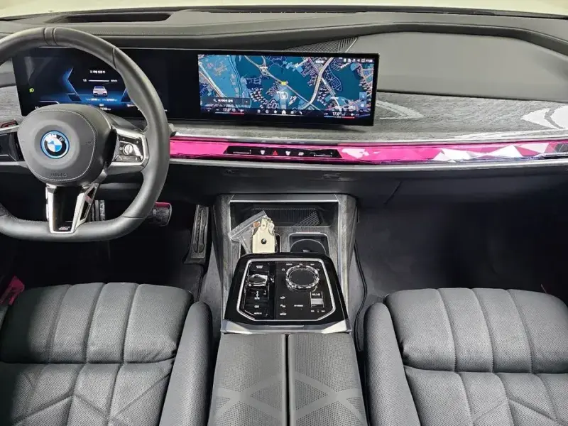 2025 BMW i7 с пробегом 33 789 км