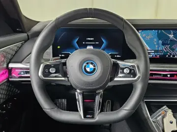 2025 BMW i7 с пробегом 33 789 км
