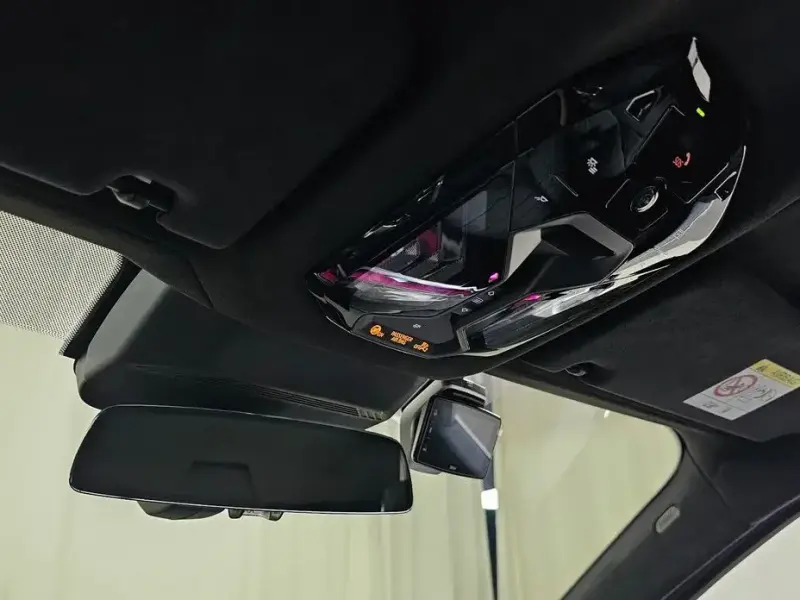 2025 BMW i7 с пробегом 33 789 км