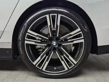 2025 BMW i7 с пробегом 33 789 км