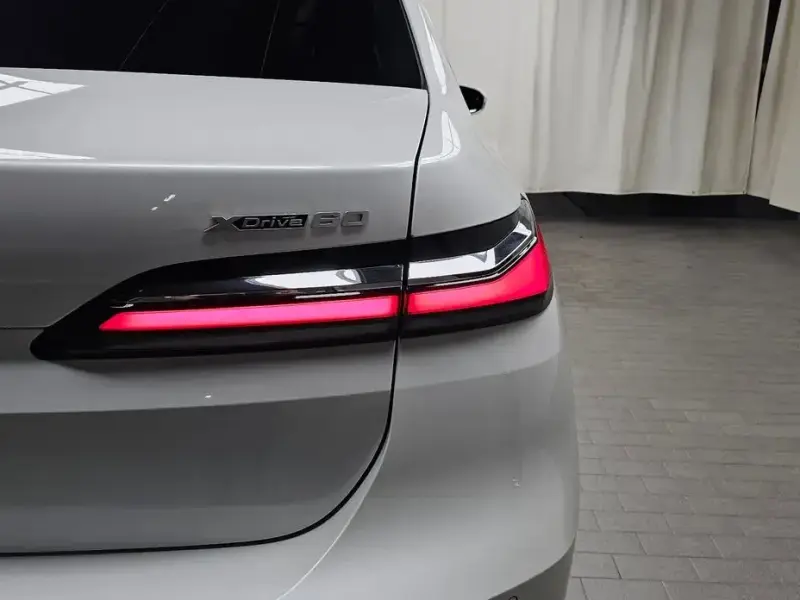 2025 BMW i7 с пробегом 33 789 км