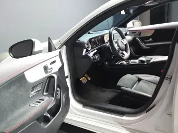 2022 Mercedes-Benz CLA с пробегом 15 081 км