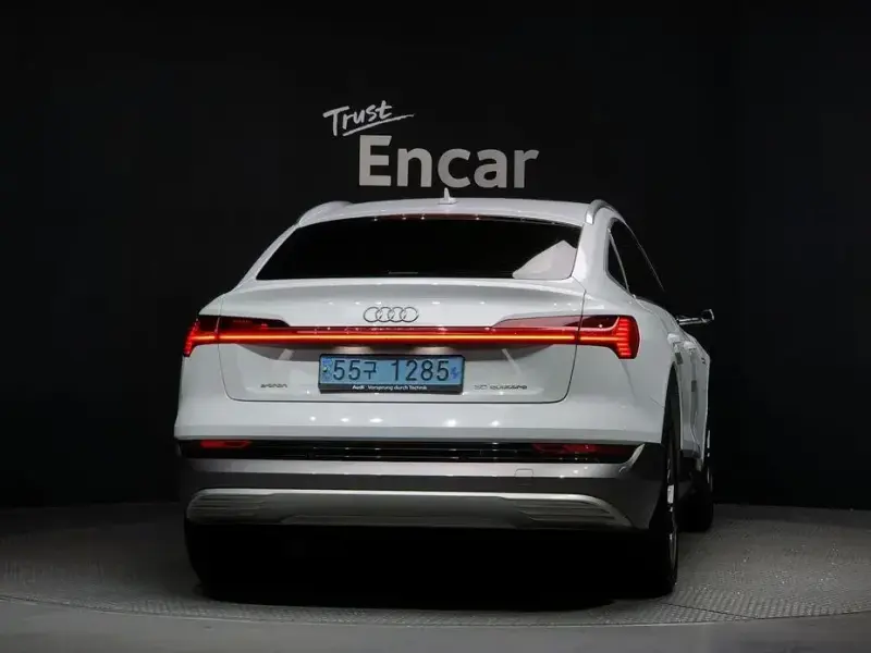 2021 Audi e-tron с пробегом 120 323 км