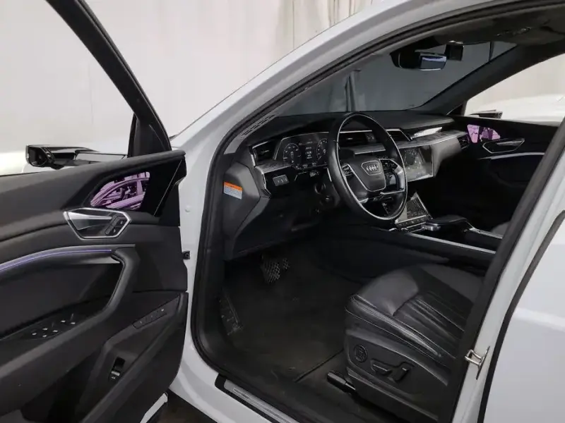 2021 Audi e-tron с пробегом 120 323 км