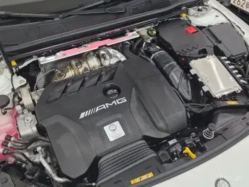 2025 Mercedes-Benz CLA с пробегом 421 км