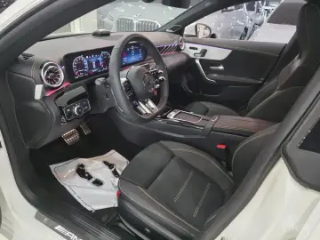 2025 Mercedes-Benz CLA с пробегом 421 км