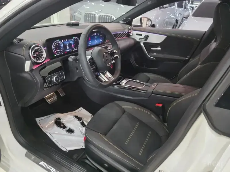 2025 Mercedes-Benz CLA с пробегом 421 км