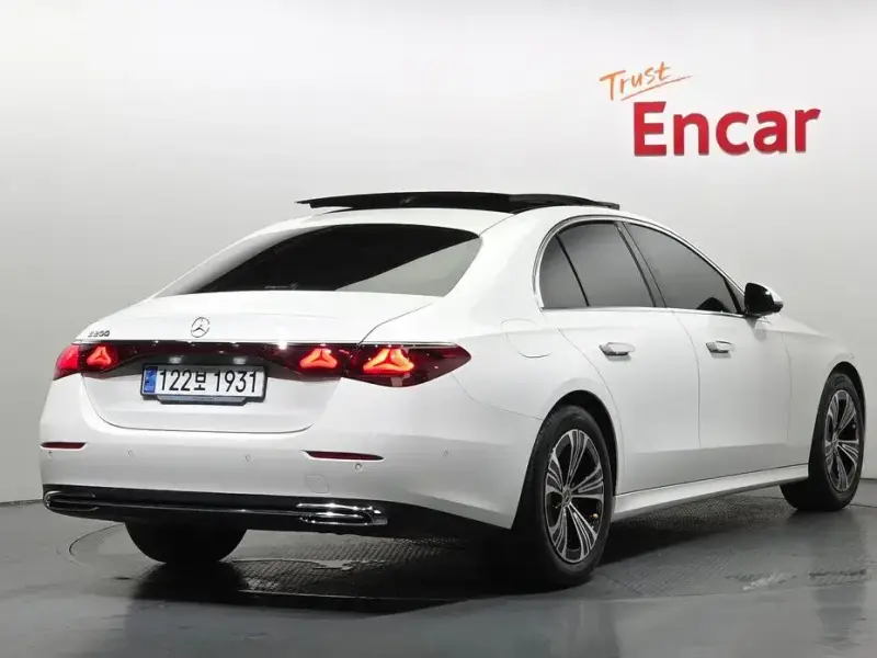 2025 Mercedes-Benz E-Класс с пробегом 8 535 км