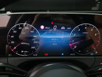 2025 Mercedes-Benz E-Класс с пробегом 8 535 км