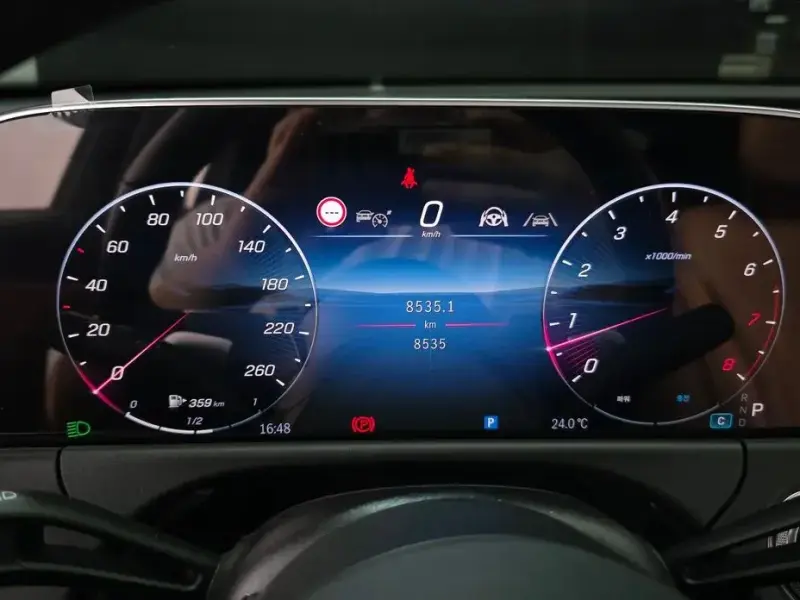 2025 Mercedes-Benz E-Класс с пробегом 8 535 км
