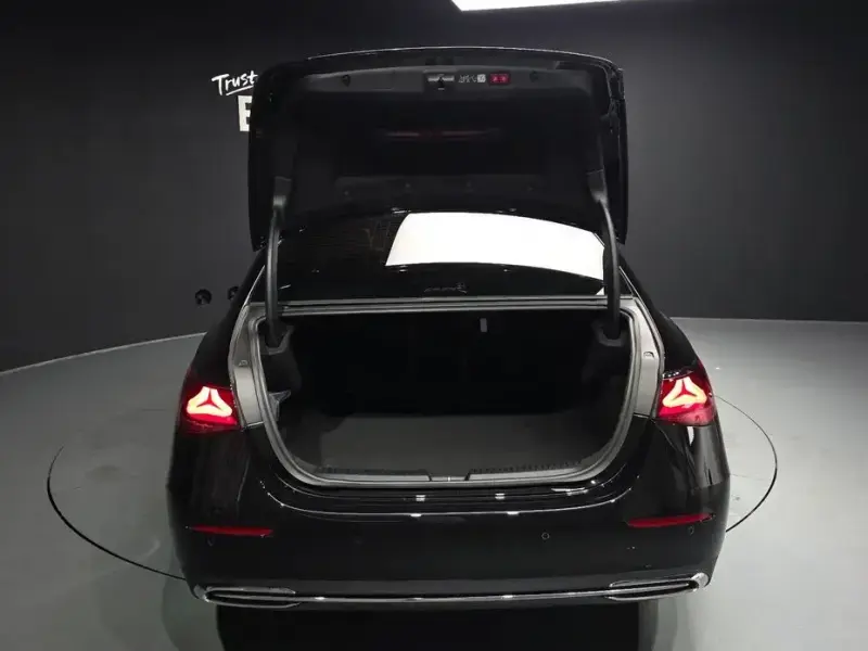 2025 Mercedes-Benz E-Класс с пробегом 6 954 км