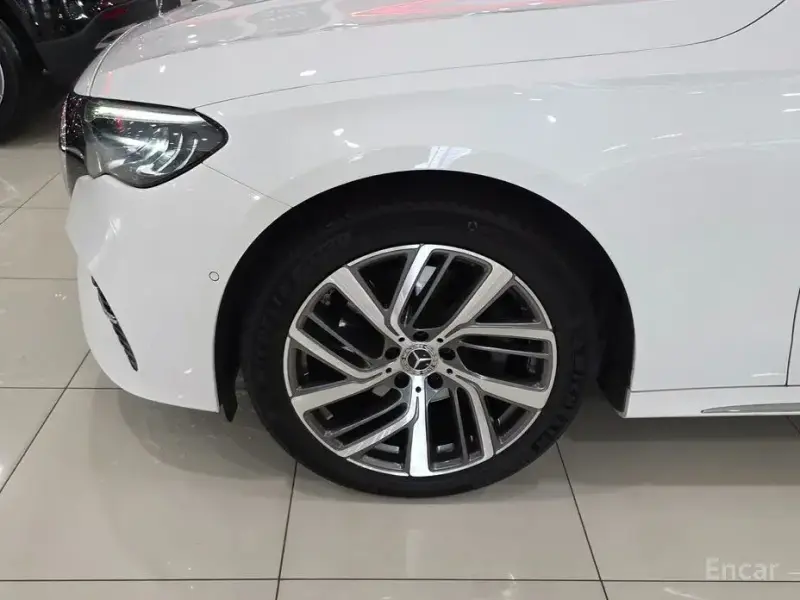 2024 Mercedes-Benz E-Класс с пробегом 28 662 км