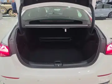 2025 Mercedes-Benz E-Класс с пробегом 6 776 км