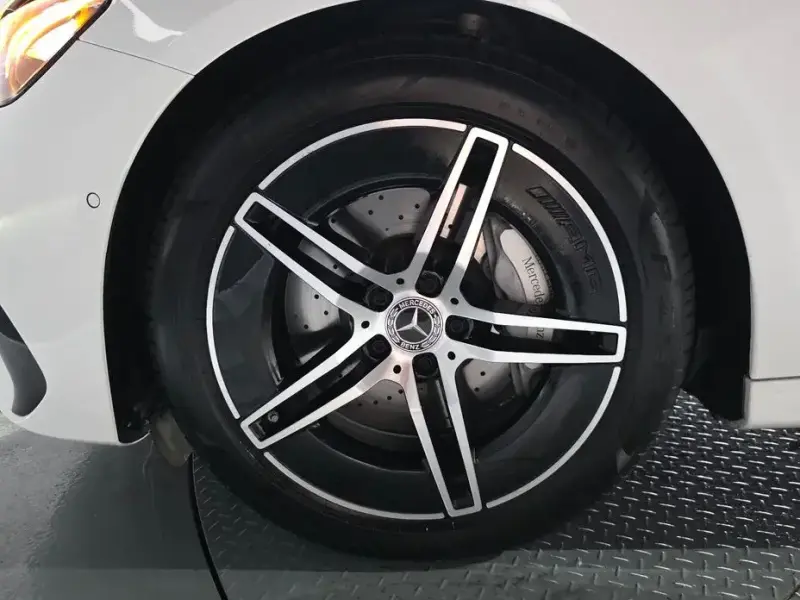 2026 Mercedes-Benz E-Класс с пробегом 5 077 км
