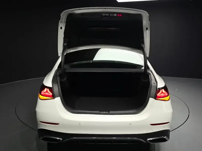 2026 Mercedes-Benz E-Класс с пробегом 5 077 км