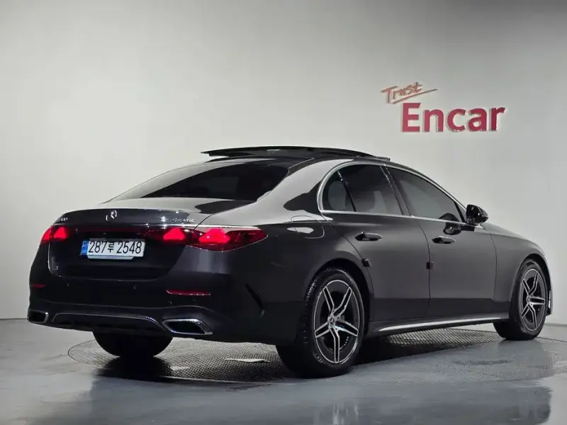 2024 Mercedes-Benz E-Класс с пробегом 27 786 км